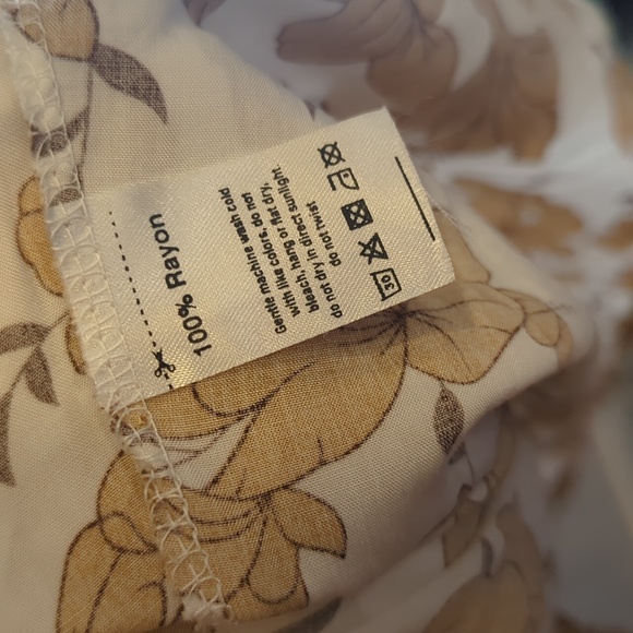 NEW Boho Floral Mini Dress Small – Summer Picnic Brunch Cottagecore | Yak N Yeti - Picture 5 of 6